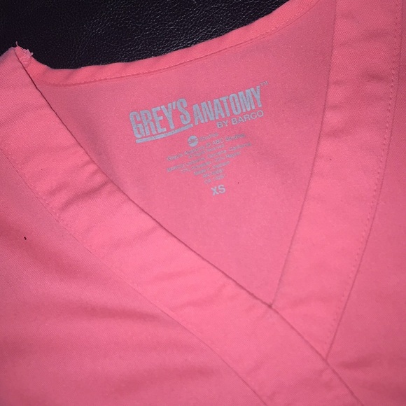 Grey’s anatomy classic scrub top - Picture 2 of 3